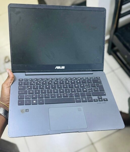 ASUS ZENBOOK CORE I7