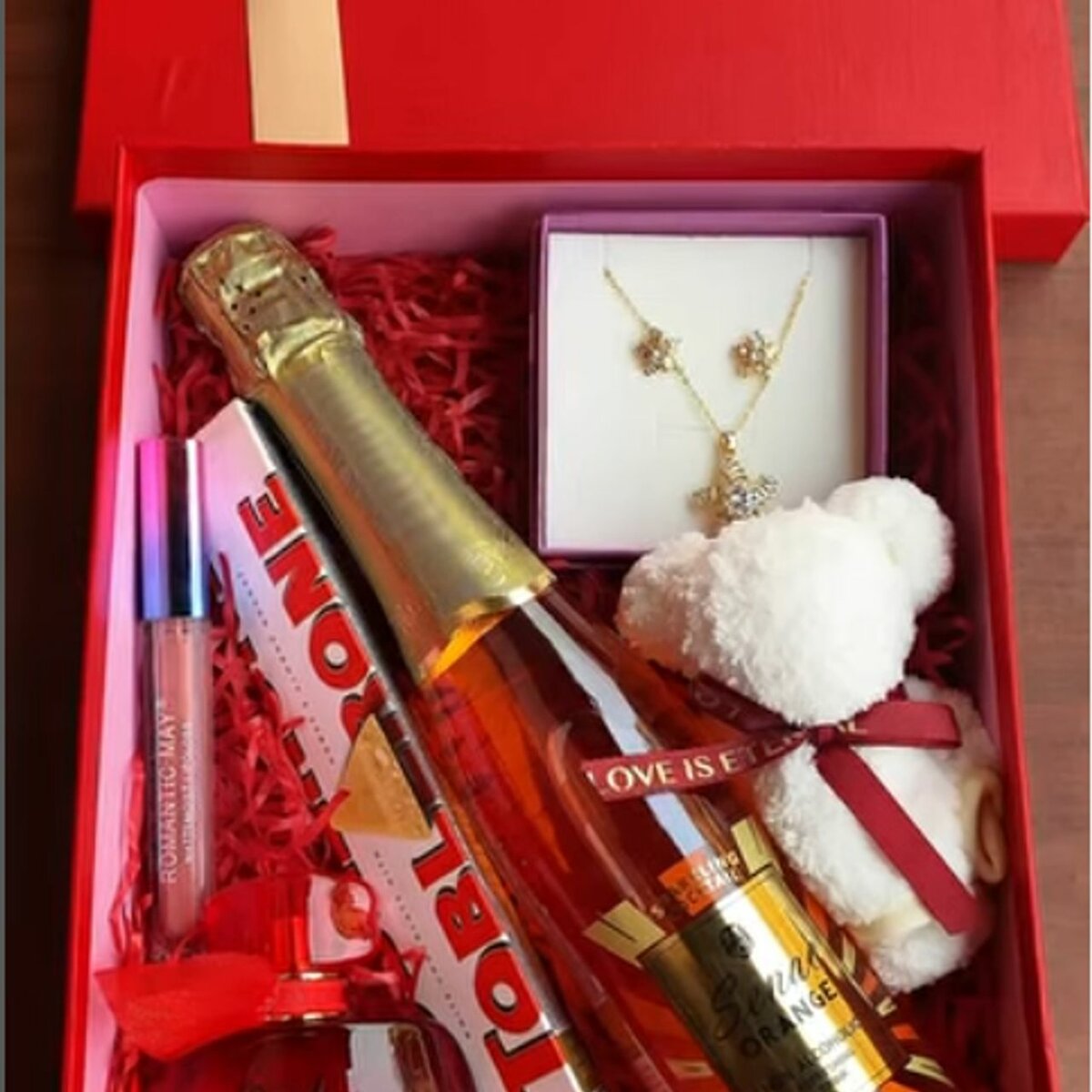 Valentine Package to celebrate women