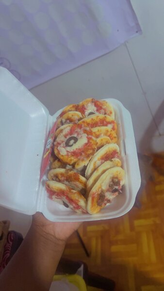 Mini pizzas variées gourmandes