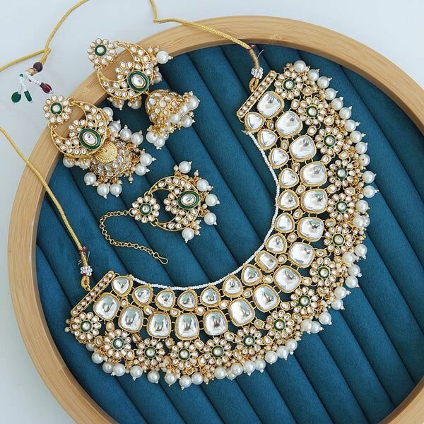 Kundan jewellery set
