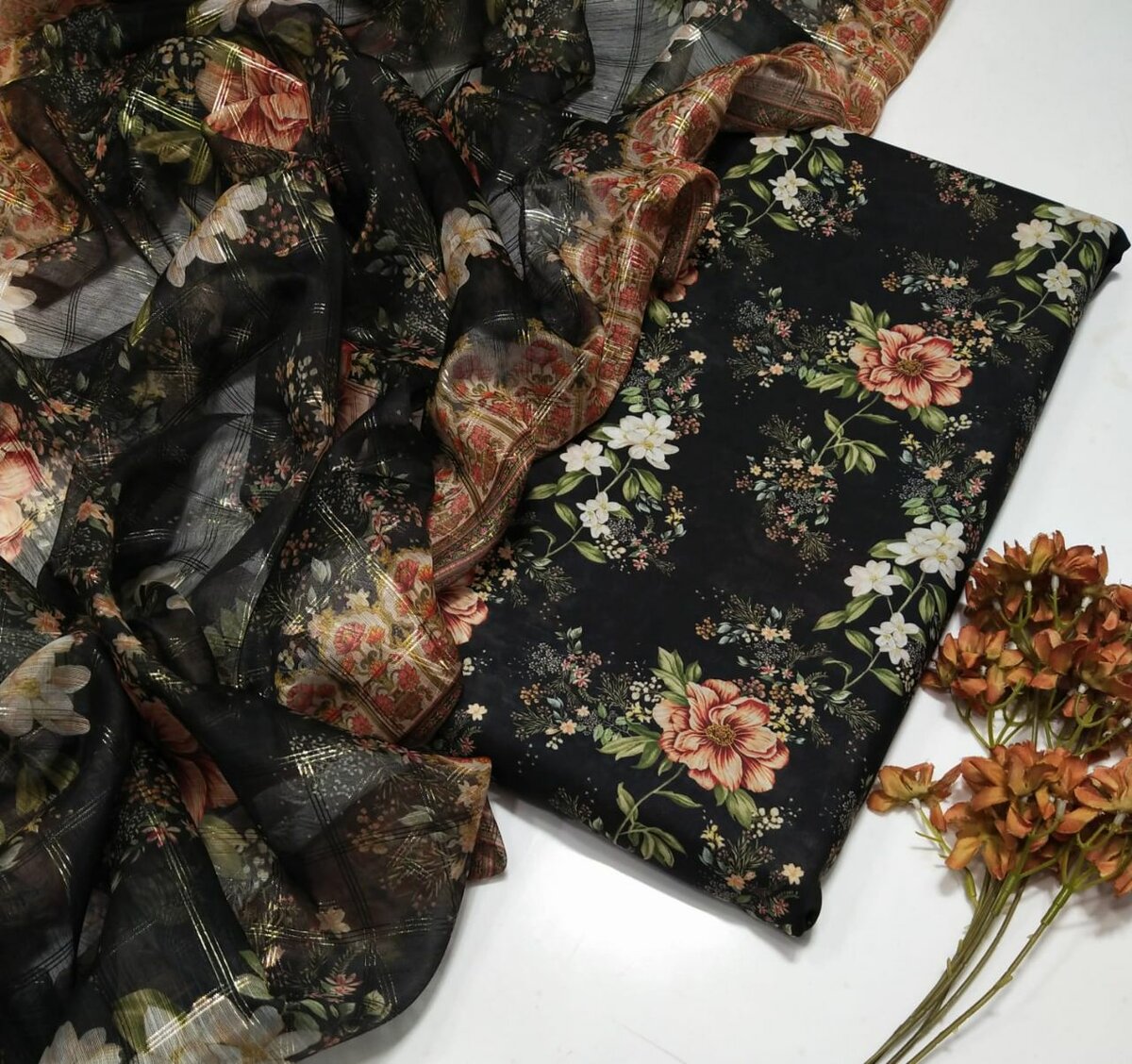 Eid collection swiss lawn 3 pc ,15 colour available