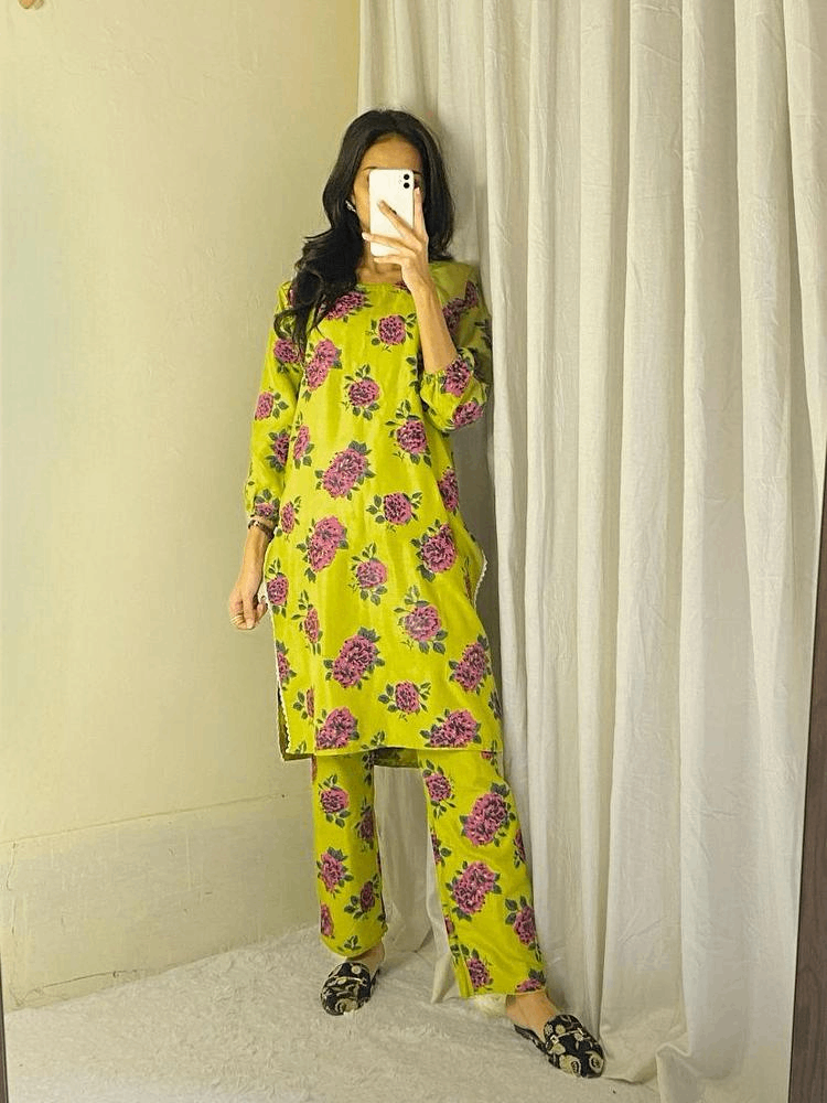 Women dress