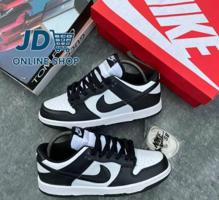 Nike SB dunk low  blanc noir