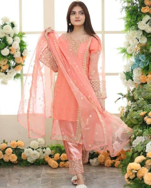 Embroidered Oegaza suit women'