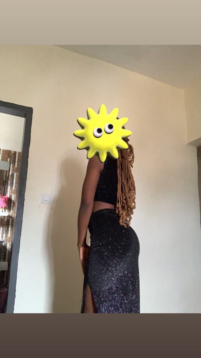 Robe longue noire à paillettes