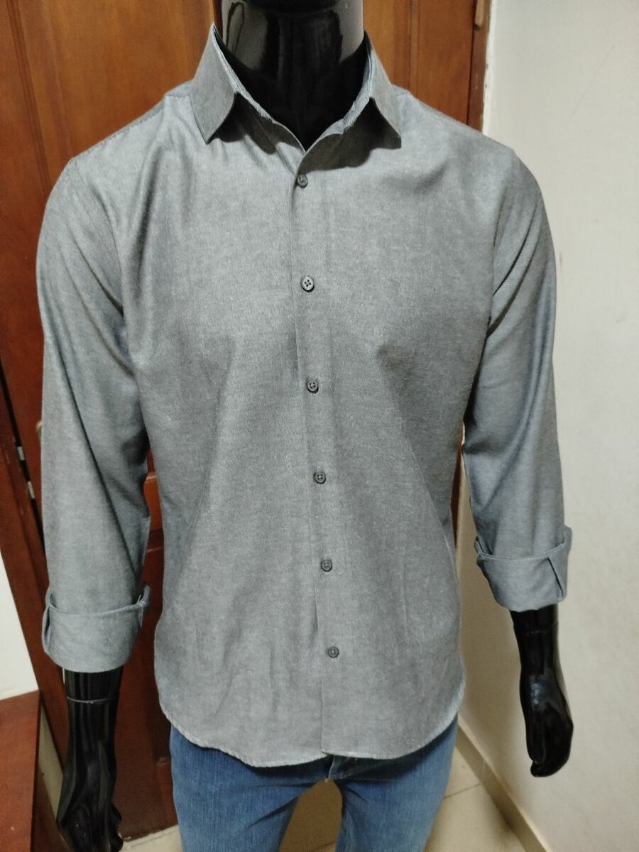 Chemise Grise Élégante Homme