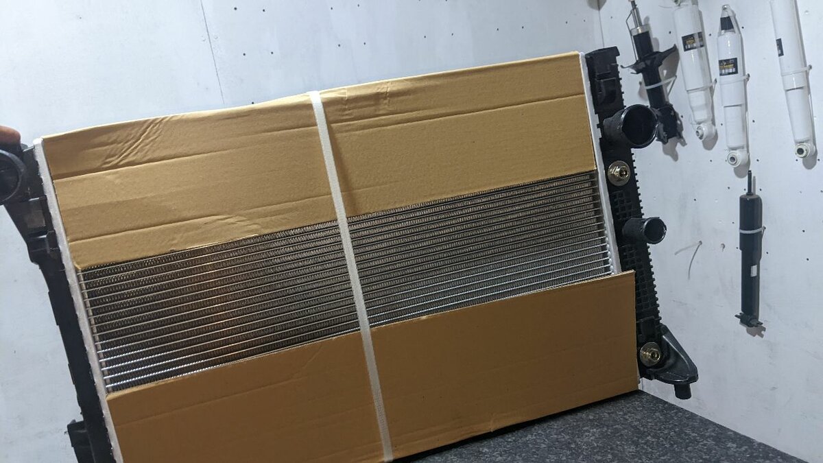 Cooling Radiator BENZ E500 W212 ,BENZ C300 X204 2016