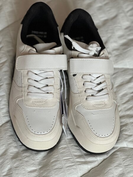 Кеды от BERSHKA