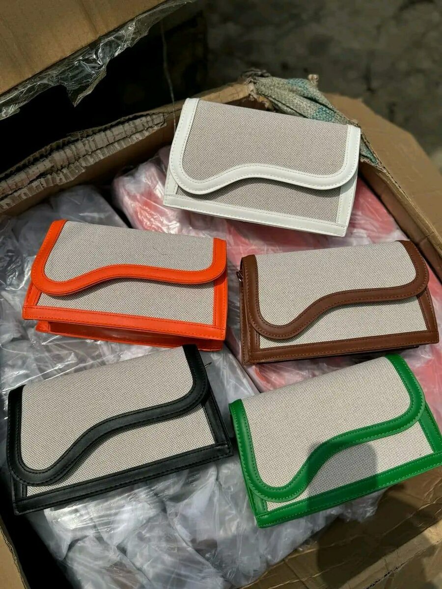 Sac a main de Femme disponible