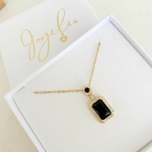 BLACK STONE NECKLACE