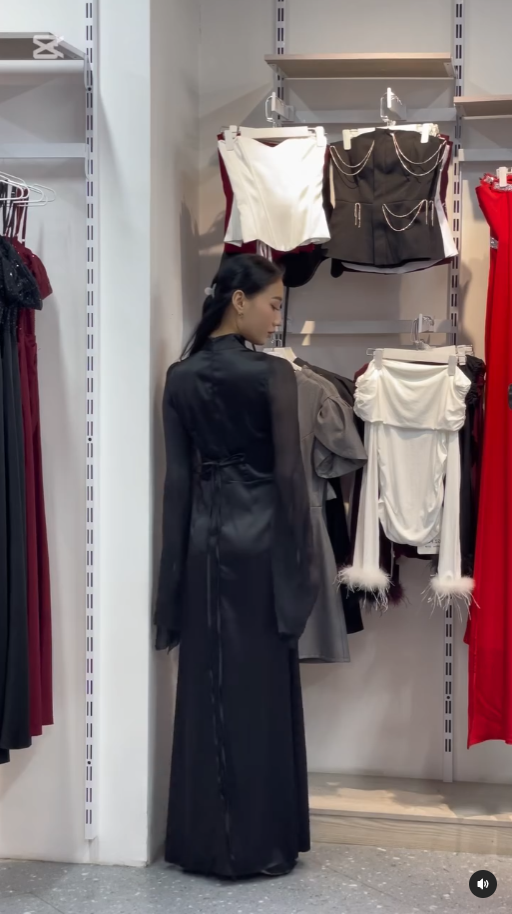 платье в длине макси