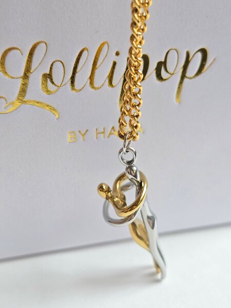 Elegant plaque or collier