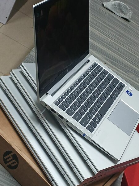HP ELITEBOOK 830 G8