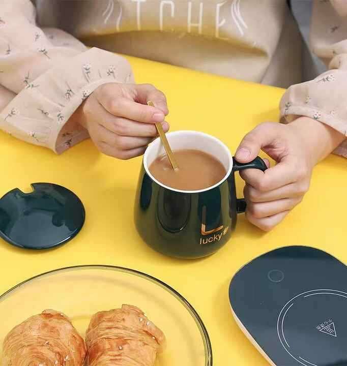 Tasse à café chauffante