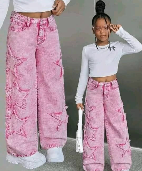 Jeans larges roses étoilées