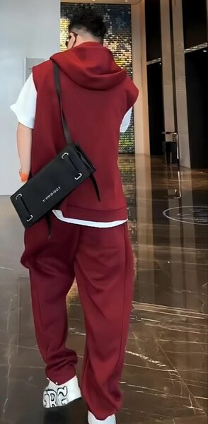 Ensemble sportif rouge homme