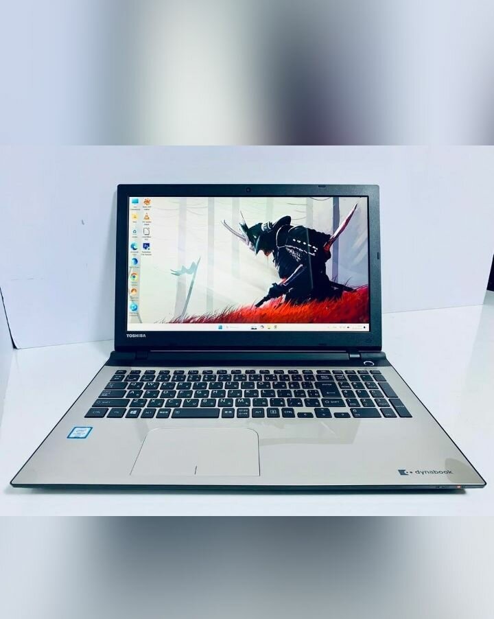 TOSHIBA DYNABOOK 15