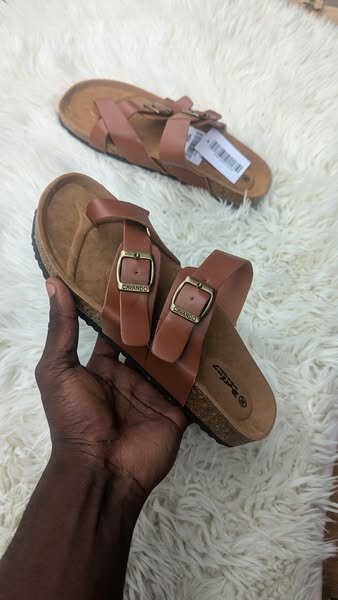Ladies sandals 