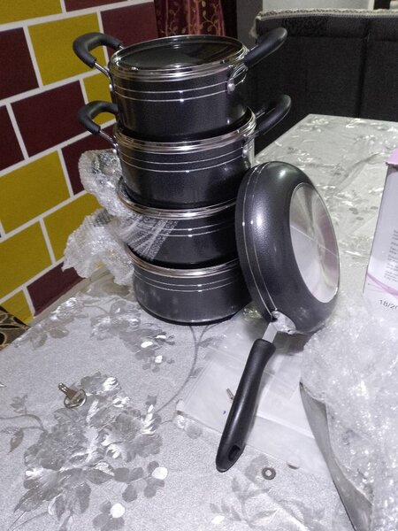 Batterie de cuisine antiadhésive