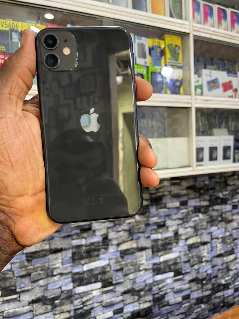 iPhone 11 64g prix : 120.000f