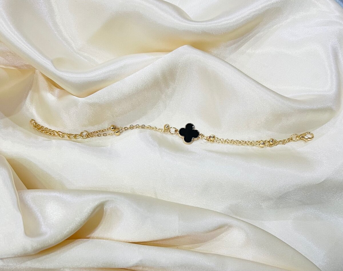 Bracelet.