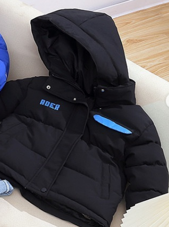 Стильная и удобная детская спортивная куртка – идеальный выбор для активных малышей! 🏃‍♂️💨