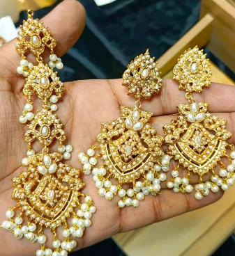 Stylish Traditional Formal Earring with Bindiya