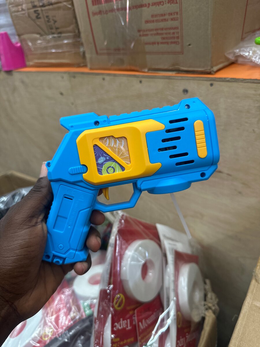 Pistolet à bulles coloré