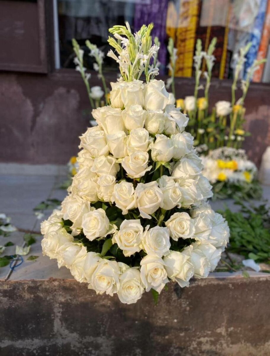 Arrangement de fleurs blanches