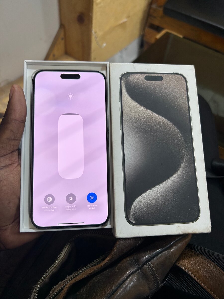 iPhone 15Pro Max titanium