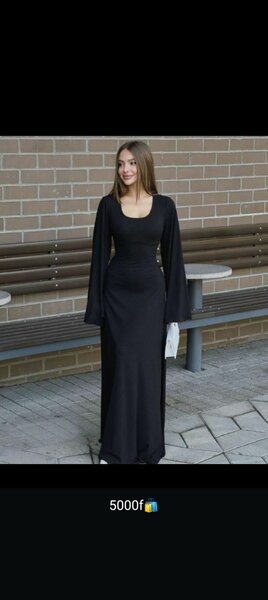 Robe longue élégante noire