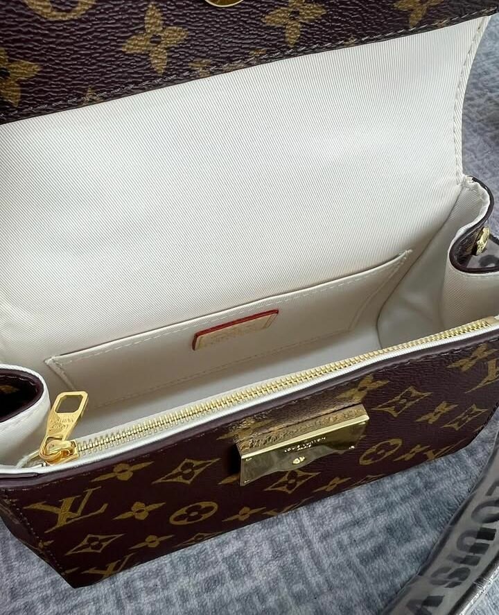 Louis Vuitton Cluny mini