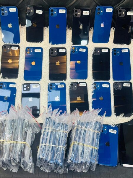 iPhone 12/64GB