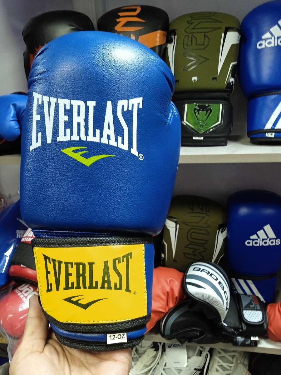 Боксёрская перчатка, боксерские перчатки