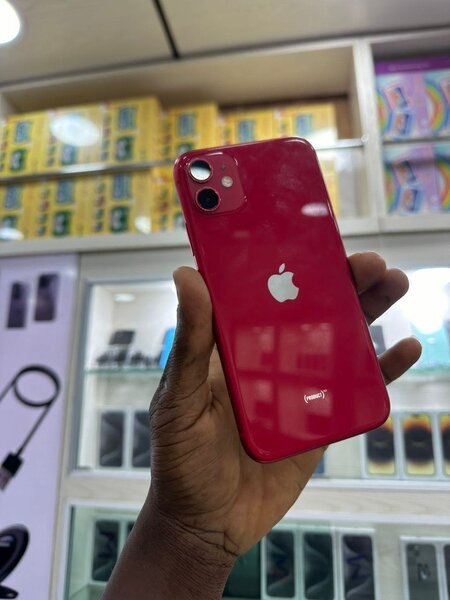 iPhone 11 simple 64giga propre  Message écran