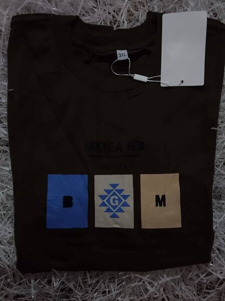 T-shirts unisex imprimés tendance