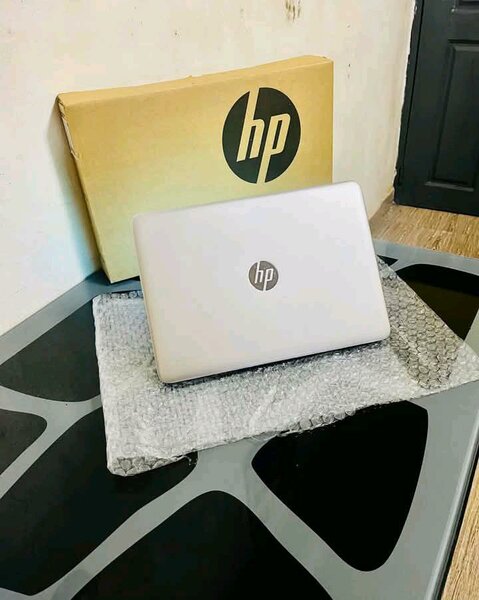 HP Laptop Performant et Élégant