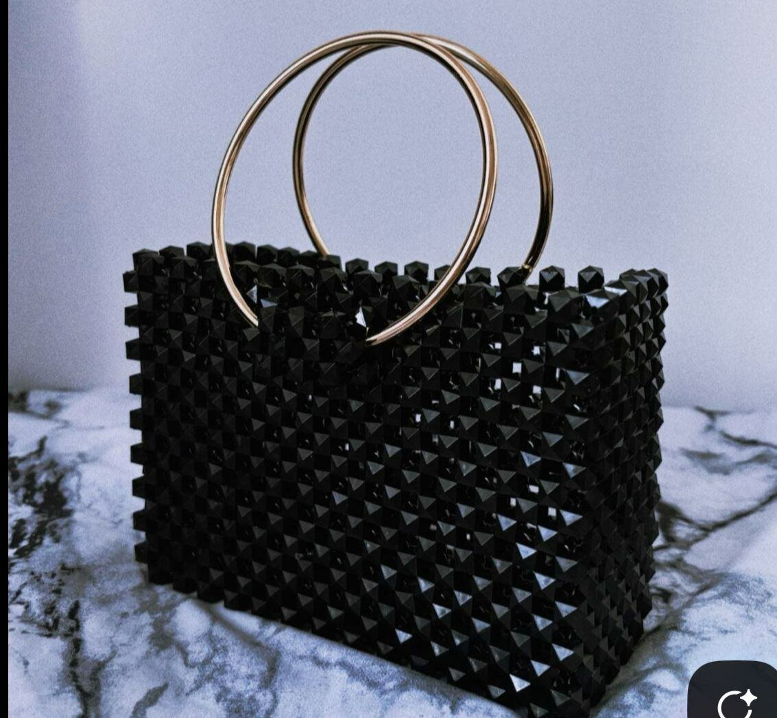 Pochette perles élégante