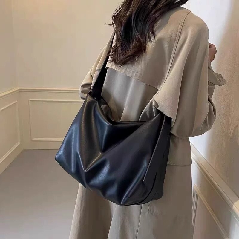 Модная женская сумка на плечо