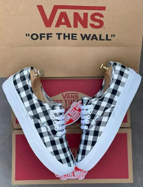 Baskets Vans à carreaux noir et blanc