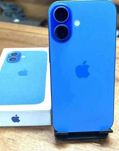 iPhone bleu 128 Go