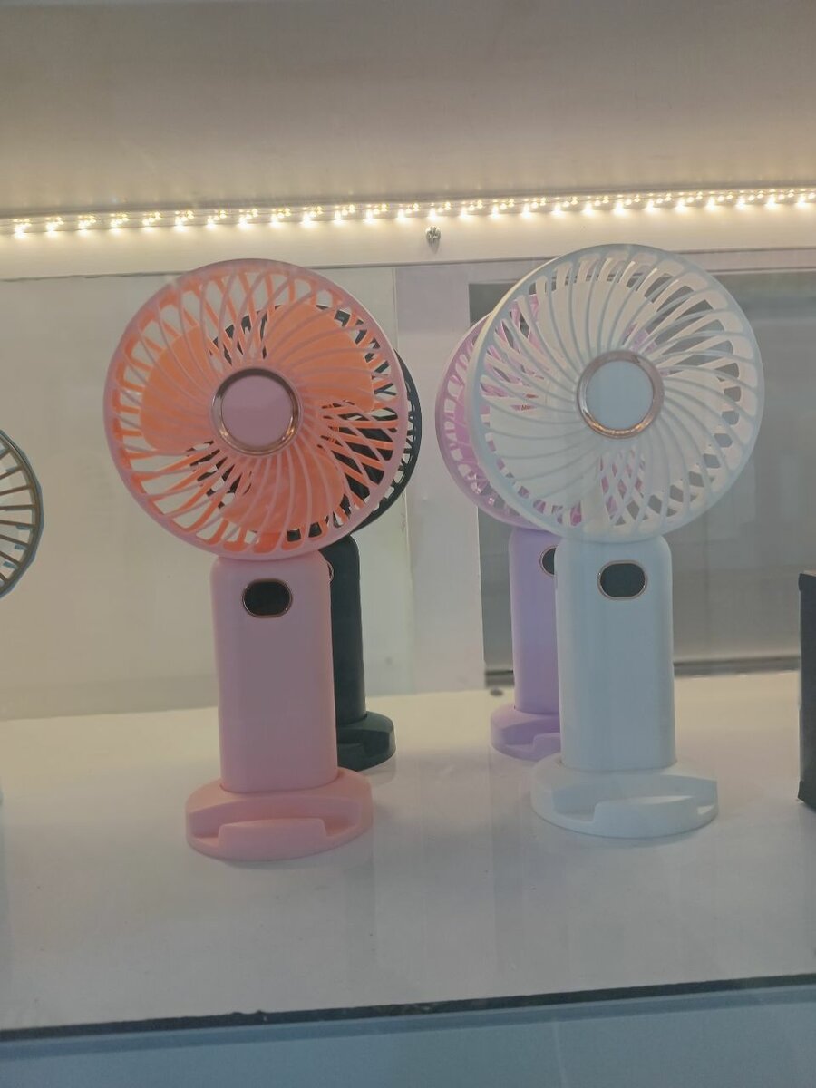 Portable fans and standing fans