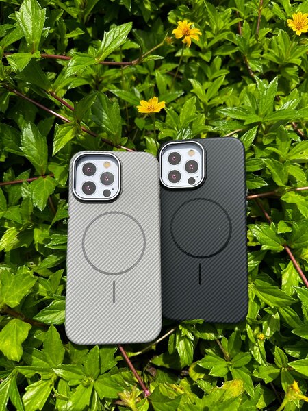 Coques Carbone MagSafe iPhone