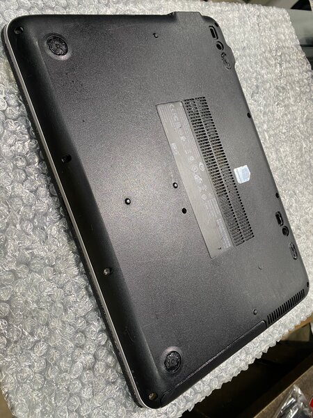 Ordinateur portable HP I5 7 em