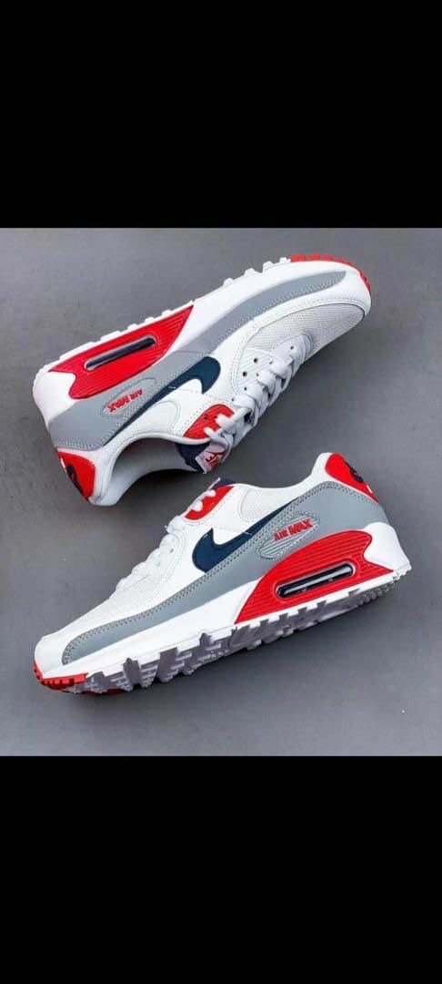 NIKE AIRMAX SNEAKER