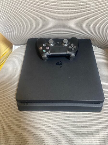 Console PS4 Slim avec Manette