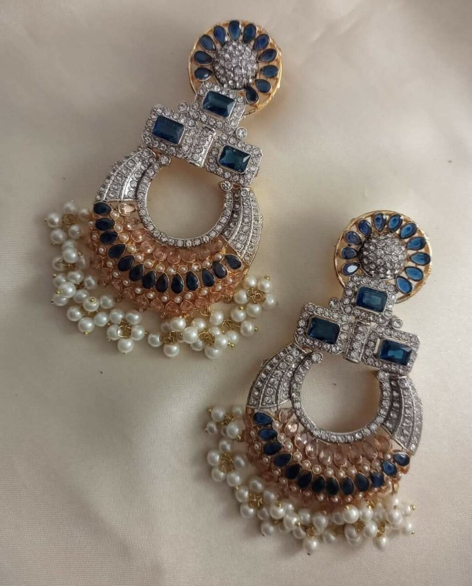 Ladies earrings
