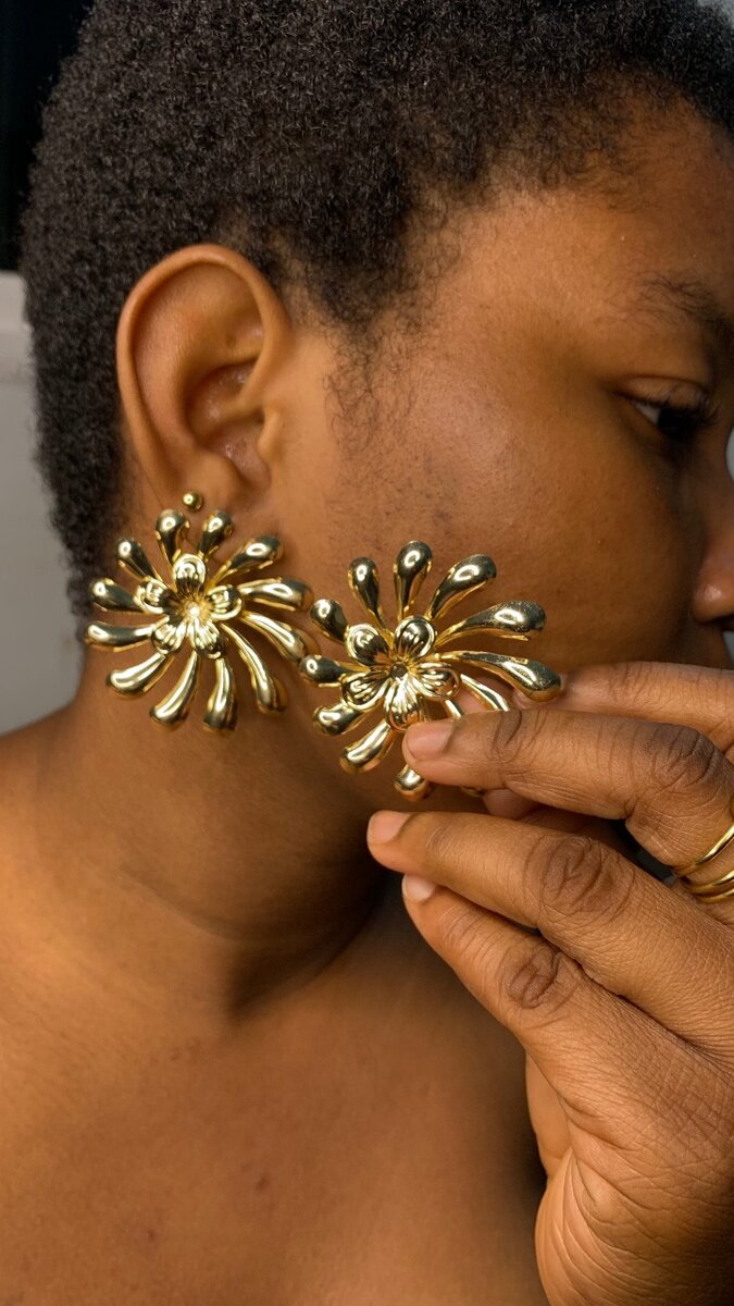 Boucles d'oreilles florales dorées
