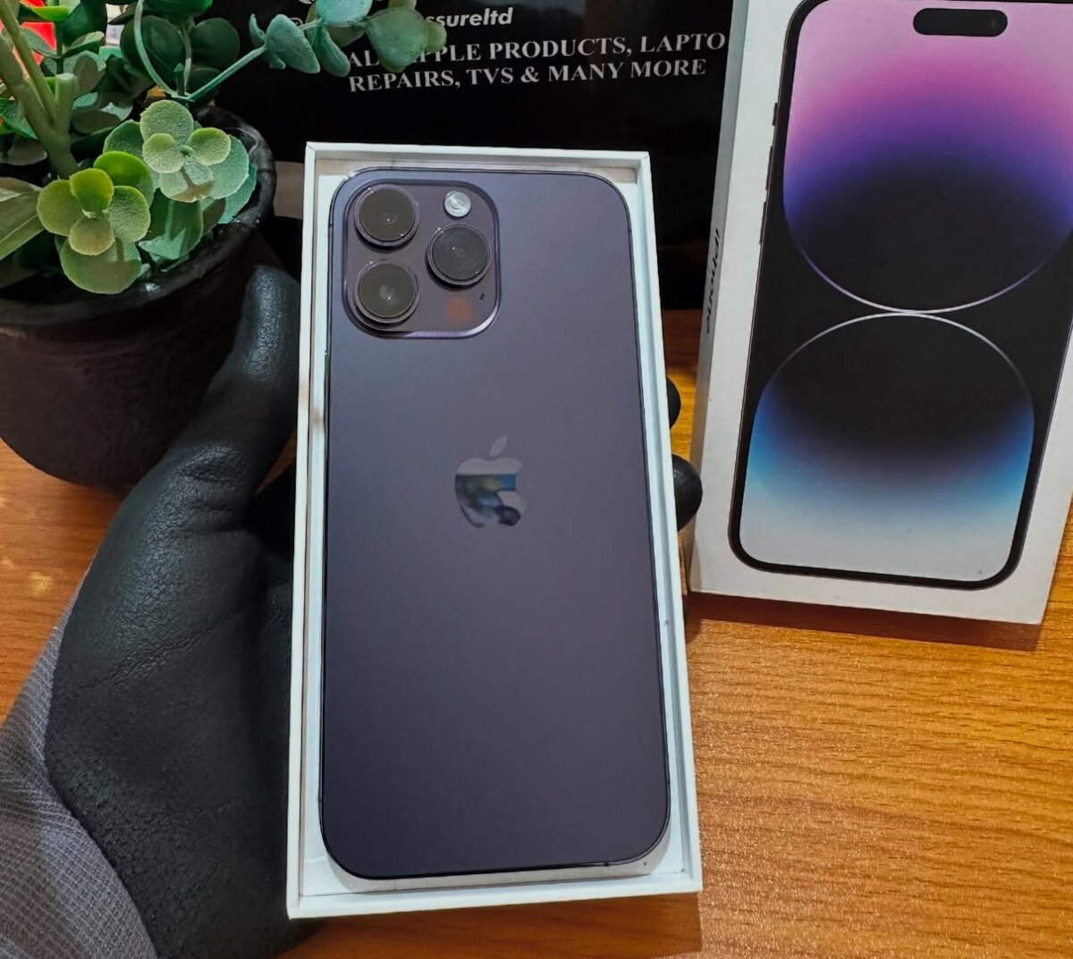 Neatly used iPhone 14 Pro Max 512Gb factory unlocked esim