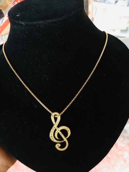 Music Pendant gold